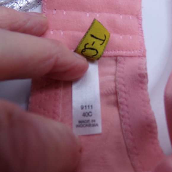 Womens Bra Pink Size 40C Underwire with  Room at add Pads - Picture 6 of 10